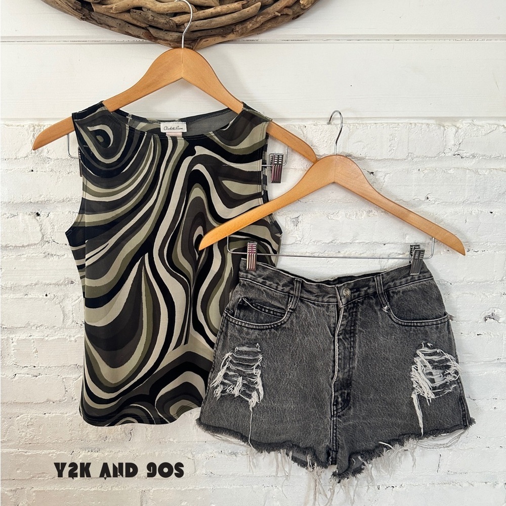 Distressed Vintage 90s Gray Denim Shorts Size 7 - Picture 5 of 5